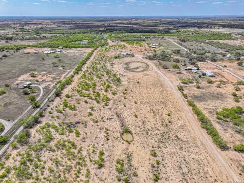 946 County Road 361 La Vernia TX 78121