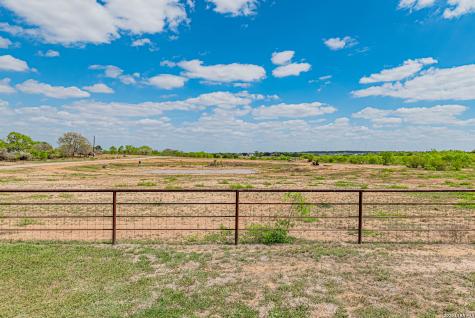 946 County Road 361 La Vernia TX 78121