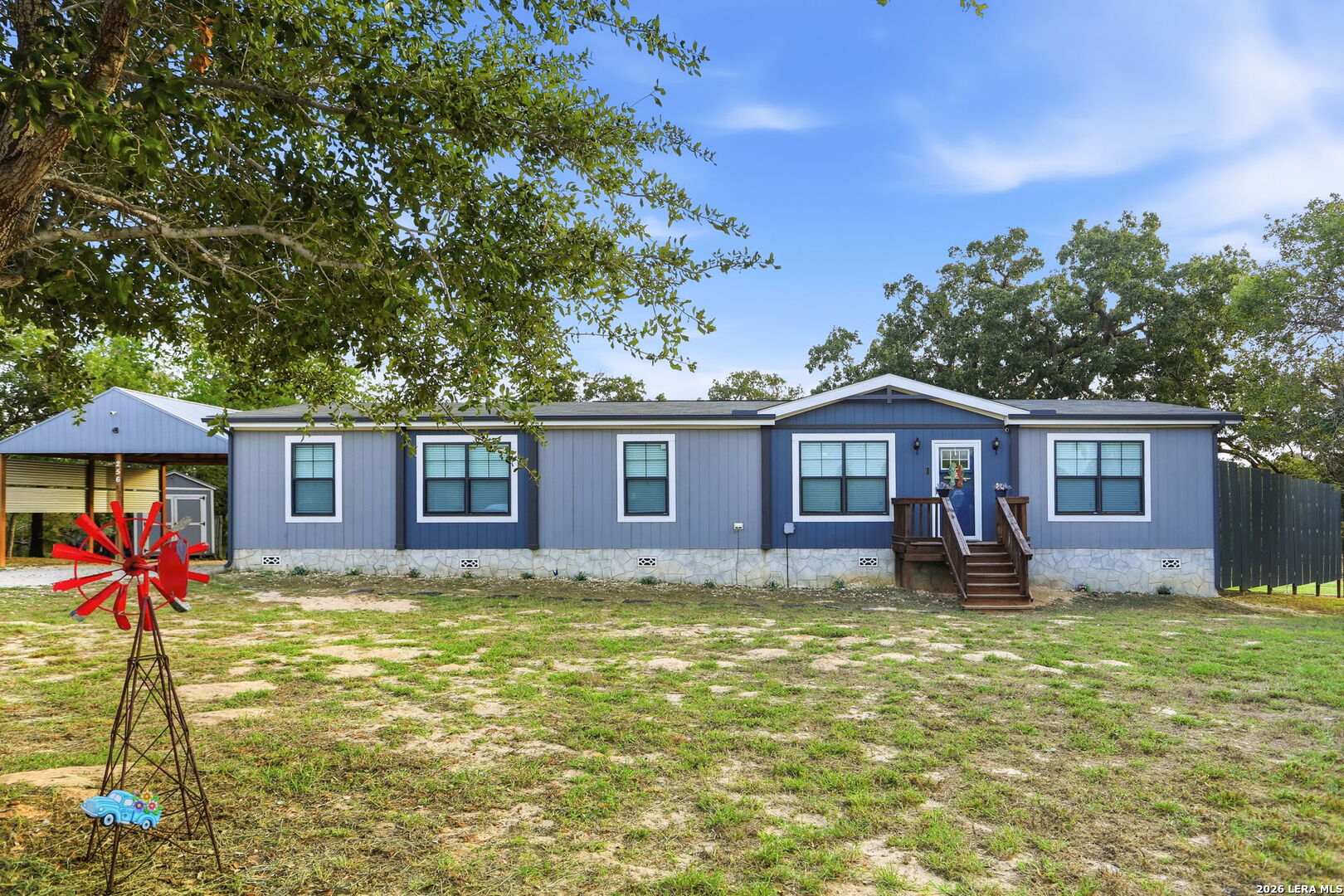 256 Creeks End Floresville TX 78114