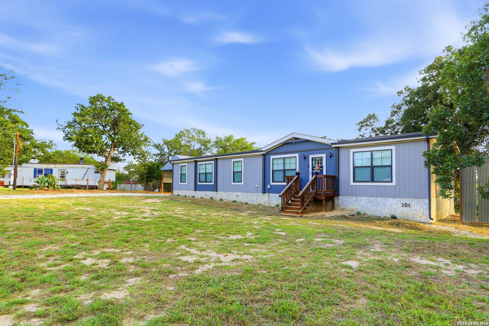 256 Creeks End Floresville TX 78114