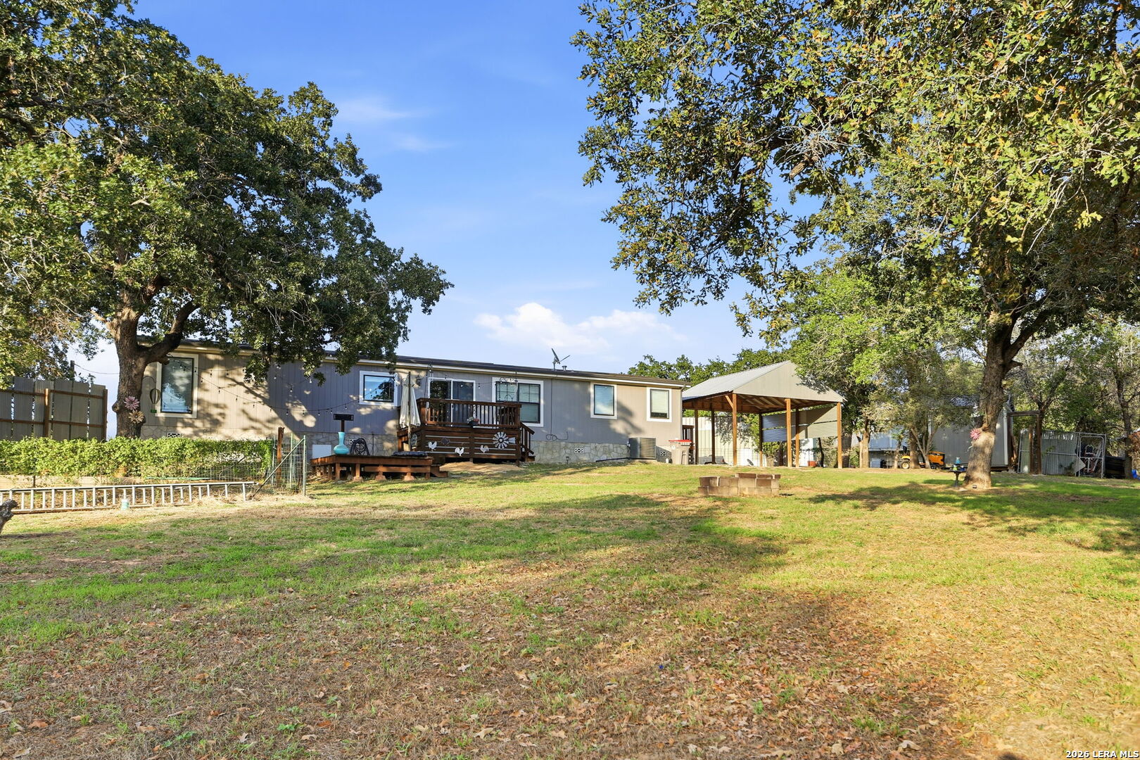 256 Creeks End Floresville TX 78114