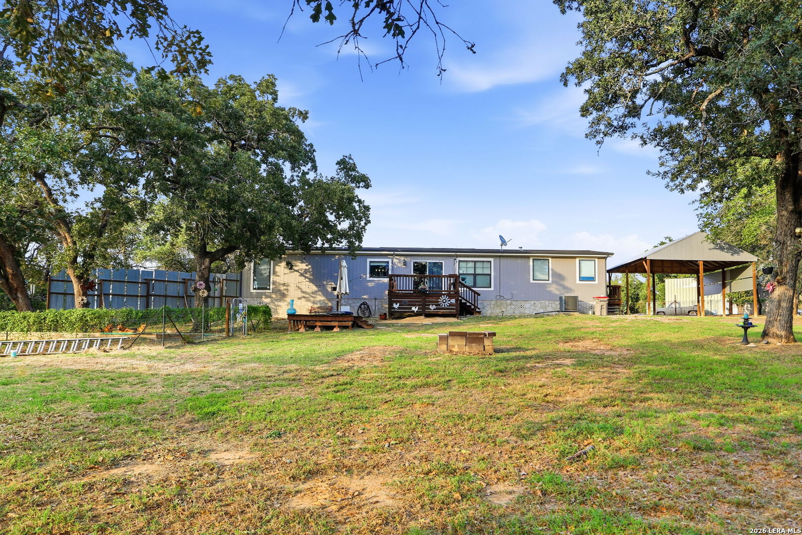 256 Creeks End Floresville TX 78114
