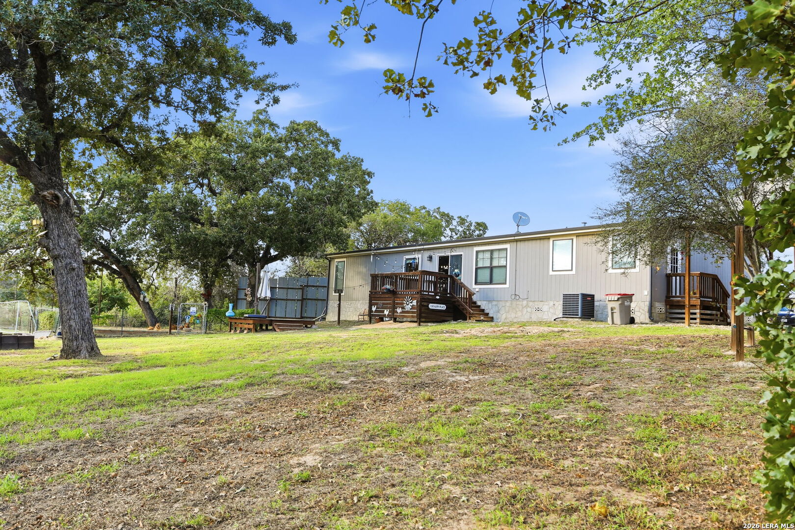 256 Creeks End Floresville TX 78114