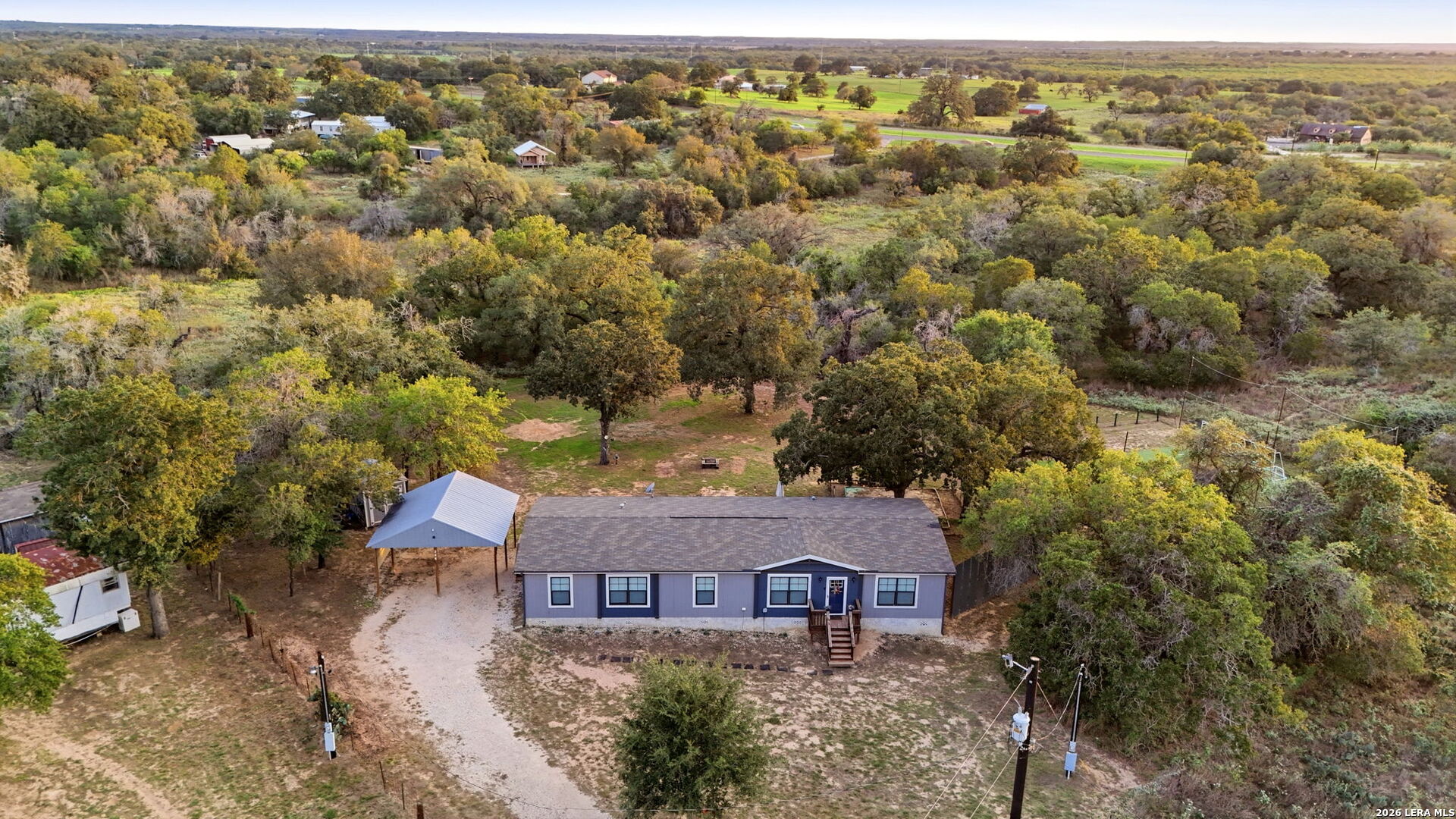 256 Creeks End Floresville TX 78114