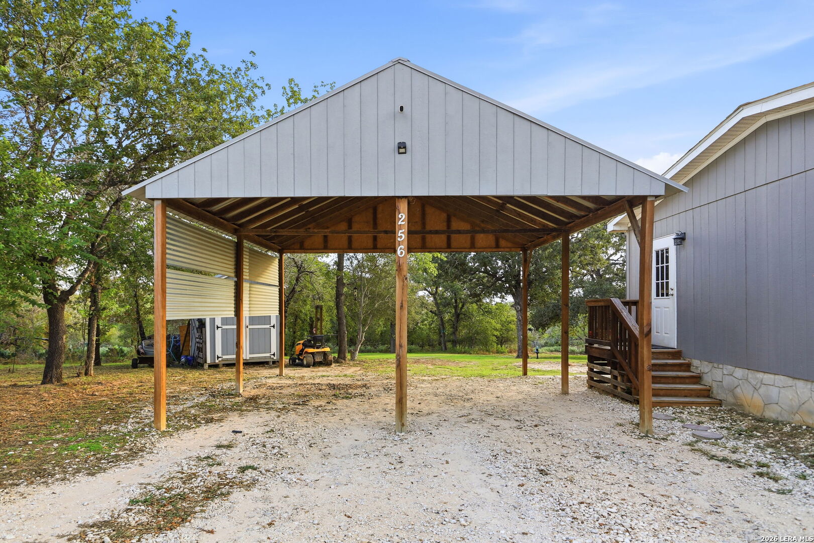 256 Creeks End Floresville TX 78114