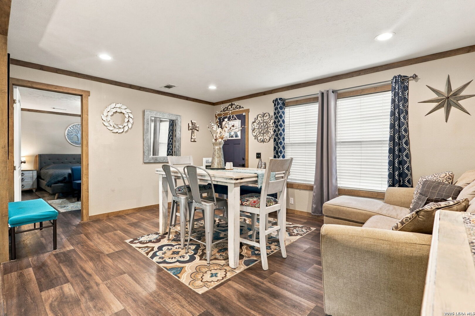 256 Creeks End Floresville TX 78114