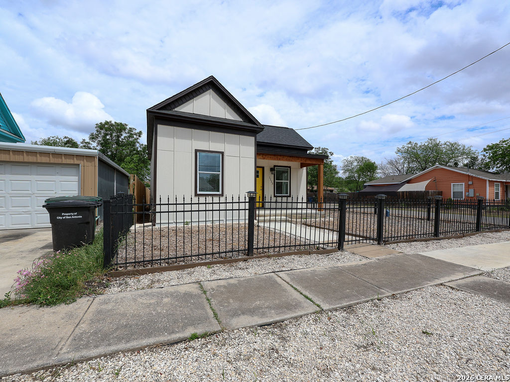 1113 Burleson San Antonio TX 78202