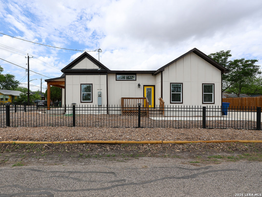 1113 Burleson San Antonio TX 78202
