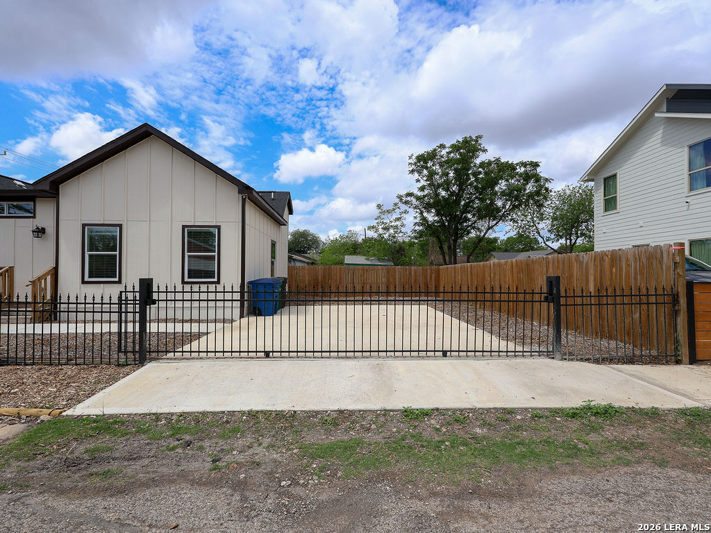 1113 Burleson San Antonio TX 78202