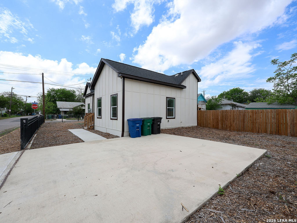 1113 Burleson San Antonio TX 78202