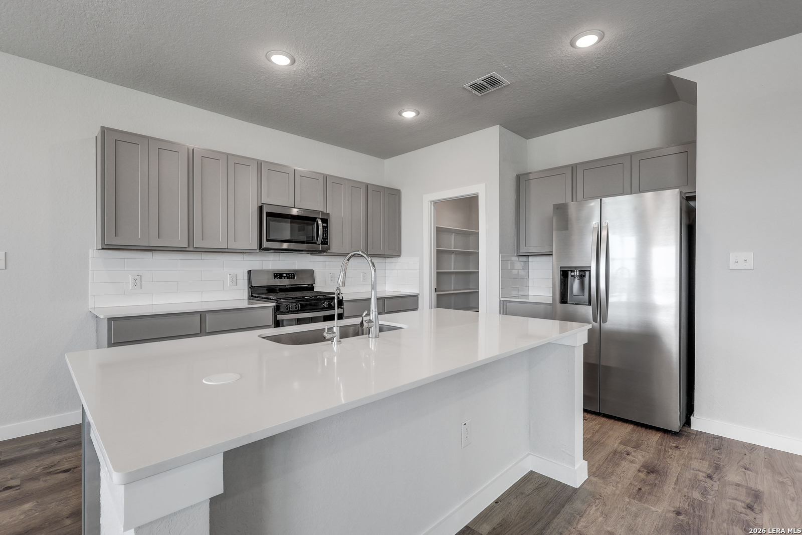 2323 Crisp Glen San Antonio TX 78224