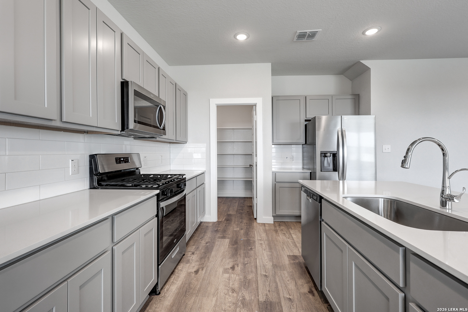 2323 Crisp Glen San Antonio TX 78224