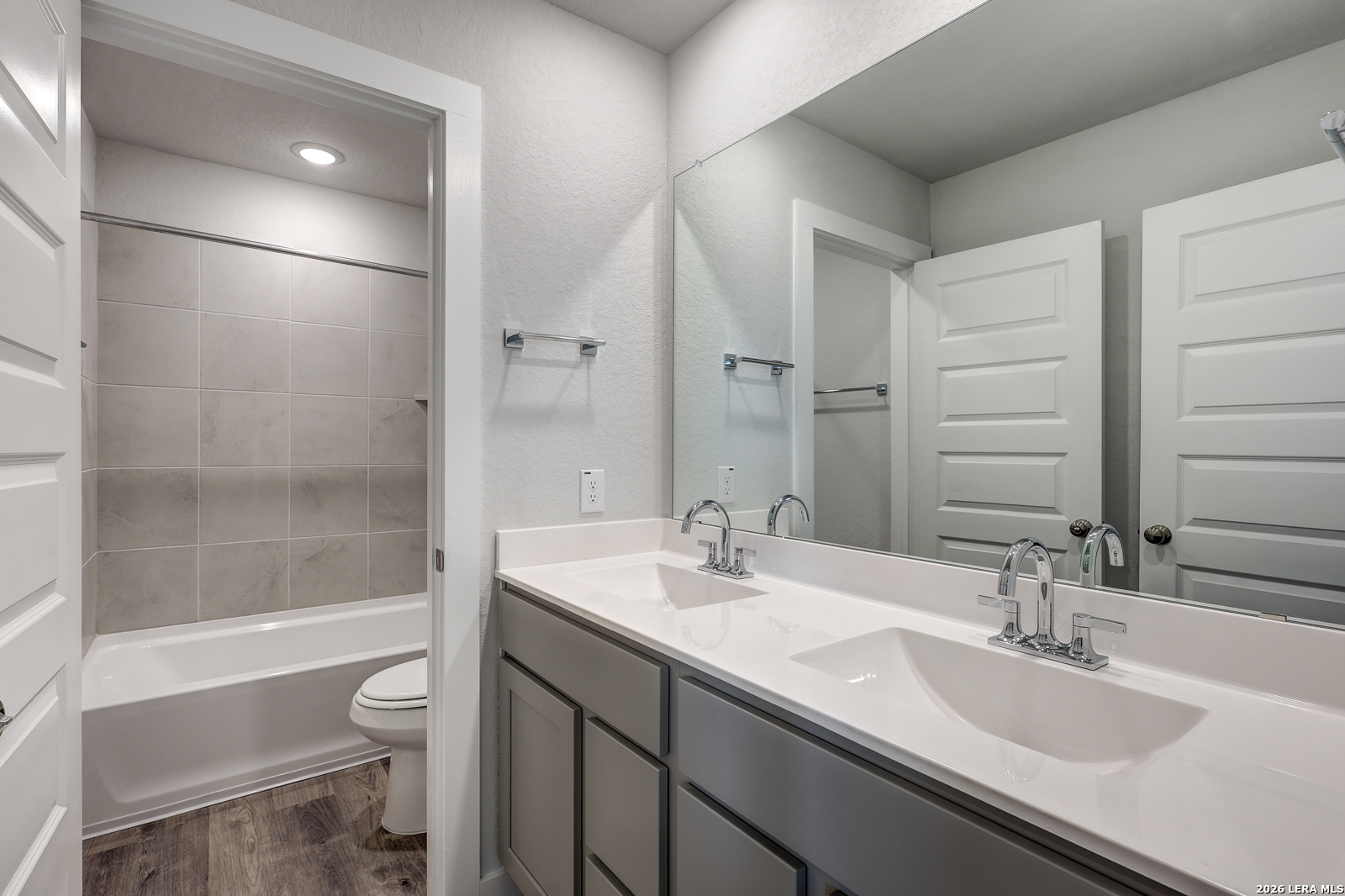 2323 Crisp Glen San Antonio TX 78224