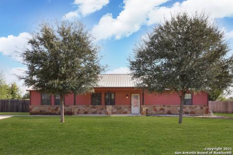 203 La Parita Court Jourdanton TX 78026