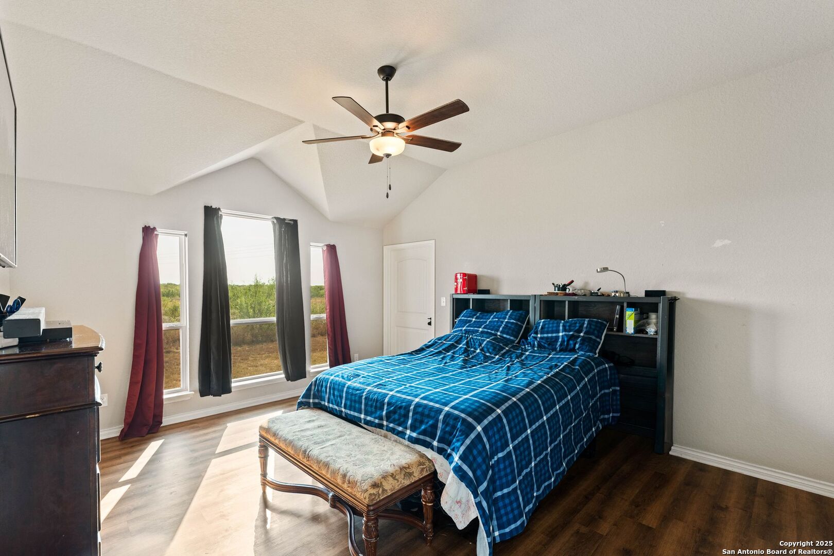 1141 County Road 337 Charlotte TX 78011