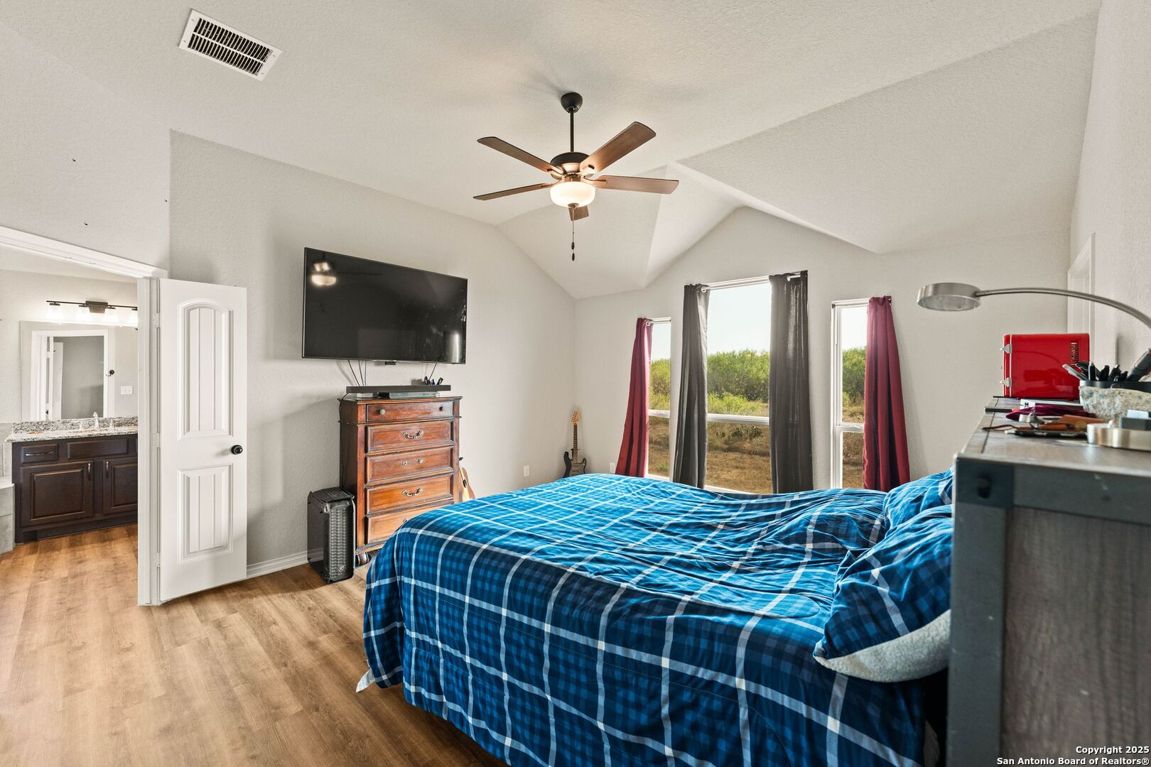 1141 County Road 337 Charlotte TX 78011