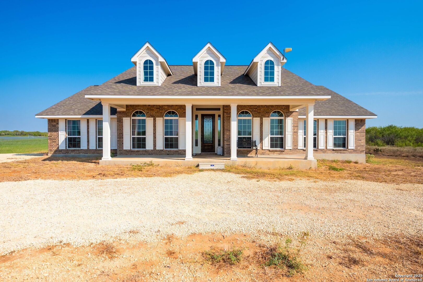 1141 County Road 337 Charlotte TX 78011
