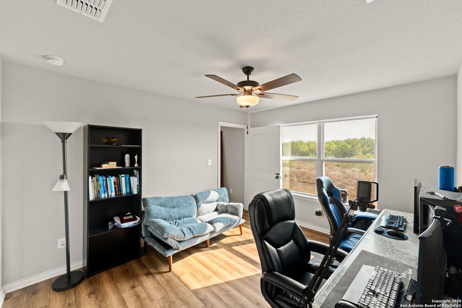 1141 County Road 337 Charlotte TX 78011
