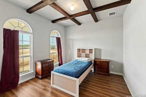 1141 County Road 337 Charlotte TX 78011