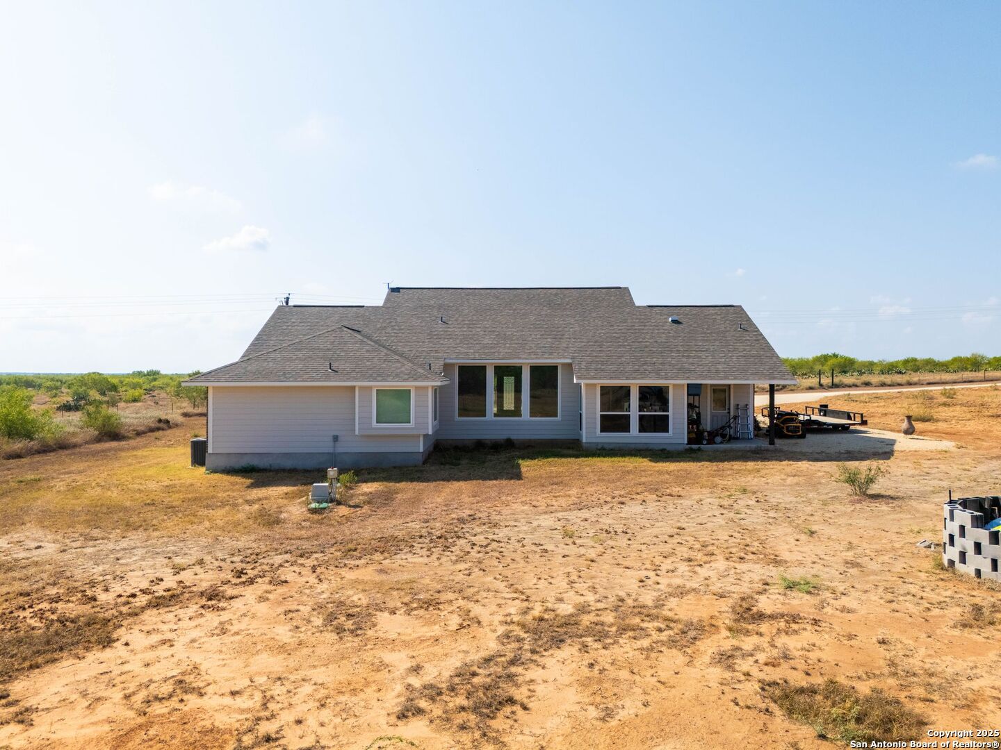 1141 County Road 337 Charlotte TX 78011