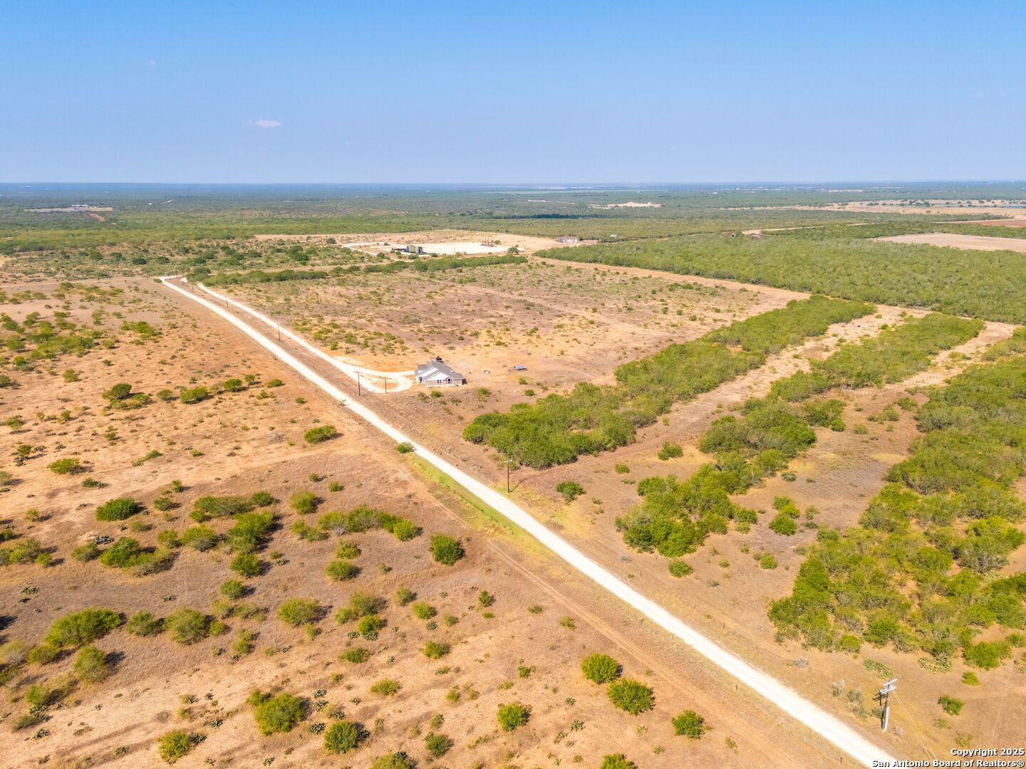 1141 County Road 337 Charlotte TX 78011
