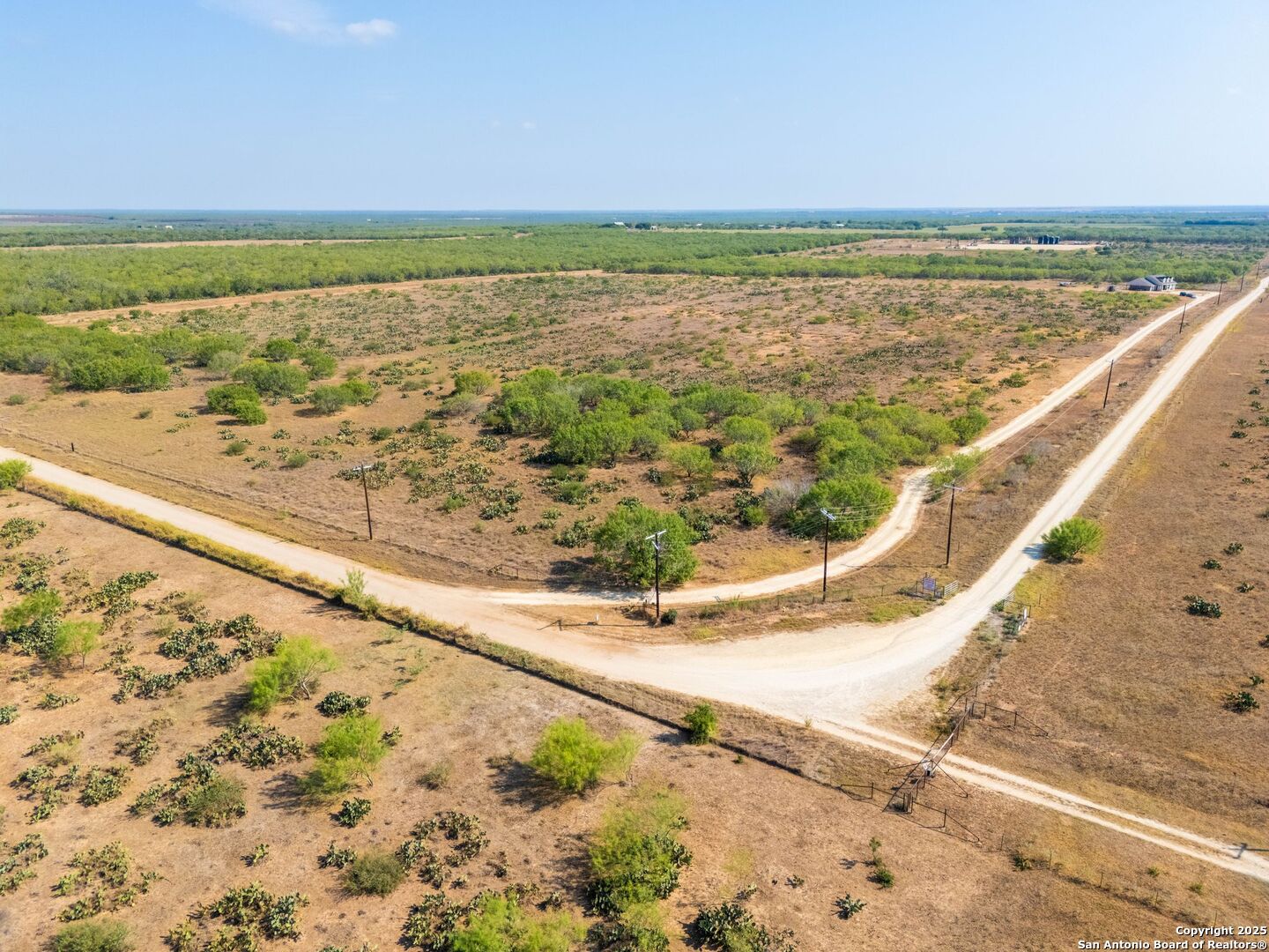 1141 County Road 337 Charlotte TX 78011