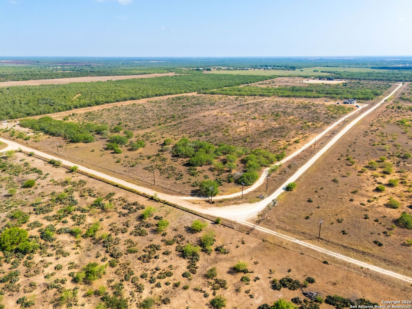 1141 County Road 337 Charlotte TX 78011