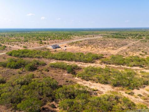 1141 County Road 337 Charlotte TX 78011