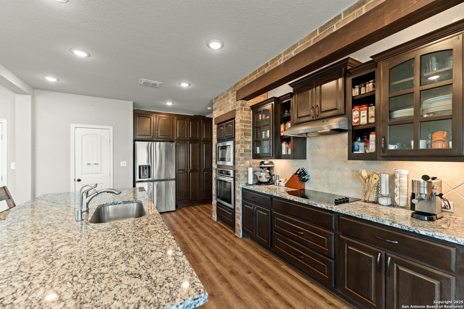 1141 County Road 337 Charlotte TX 78011