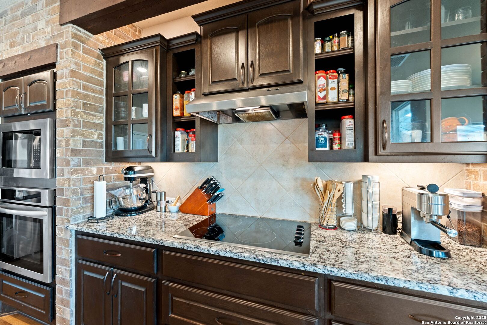 1141 County Road 337 Charlotte TX 78011