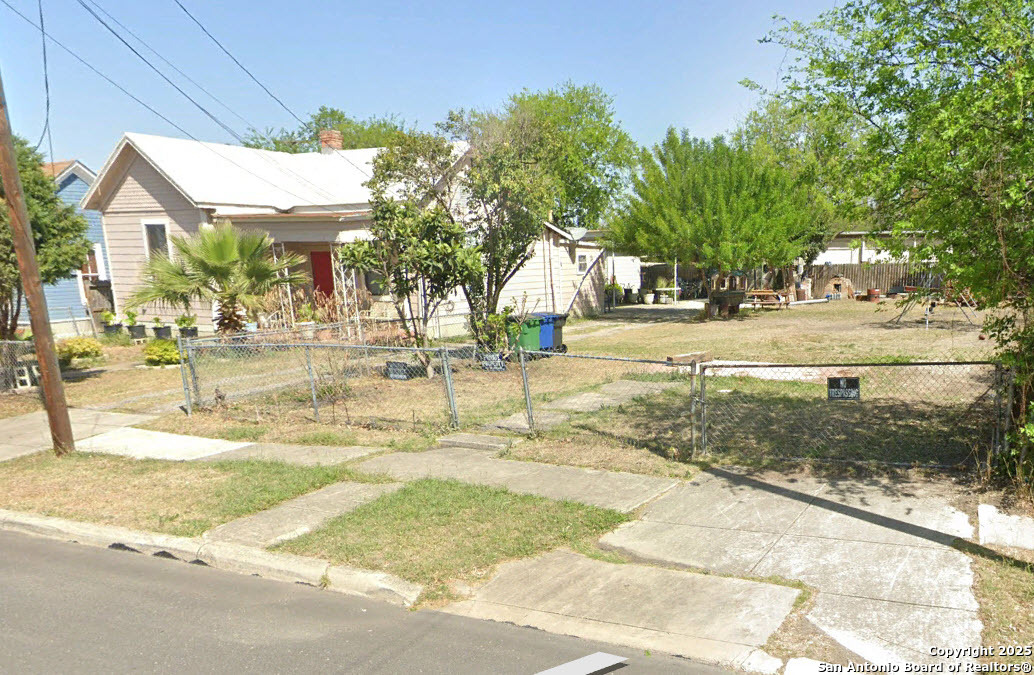 1019 E Crockett Street San Antonio TX 78202