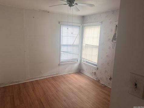 470 E Amber Street San Antonio TX 78221