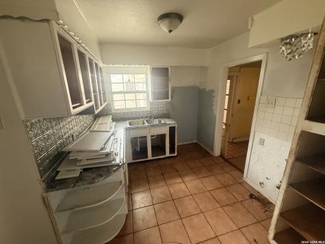 470 E Amber Street San Antonio TX 78221