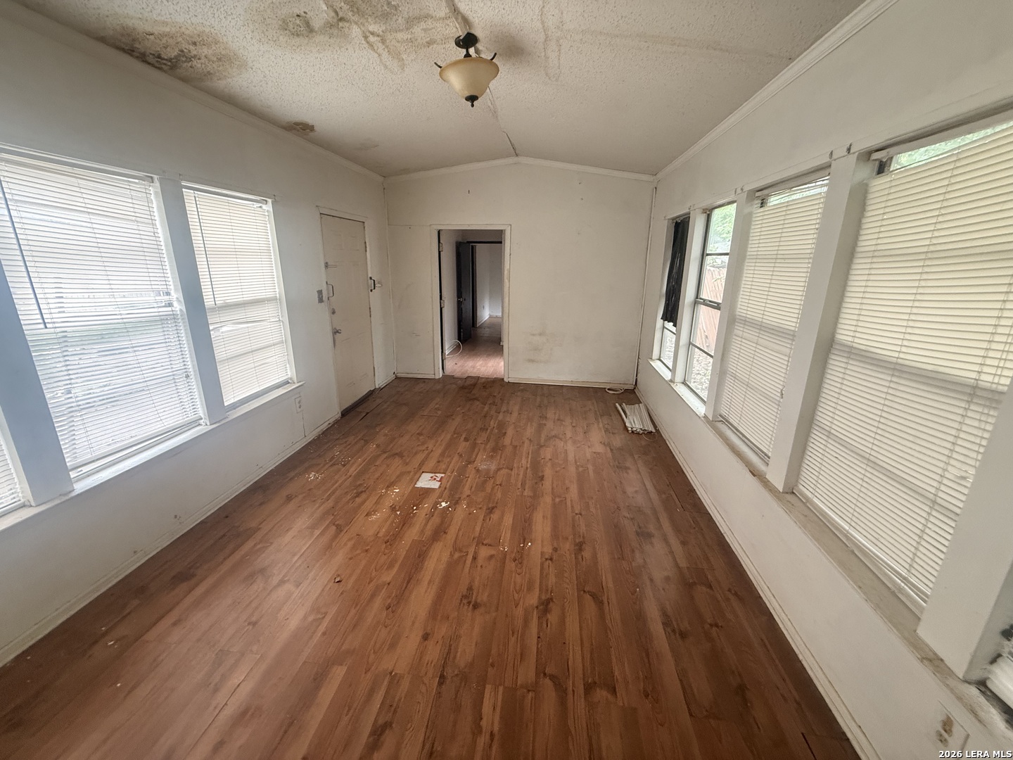 470 E Amber Street San Antonio TX 78221