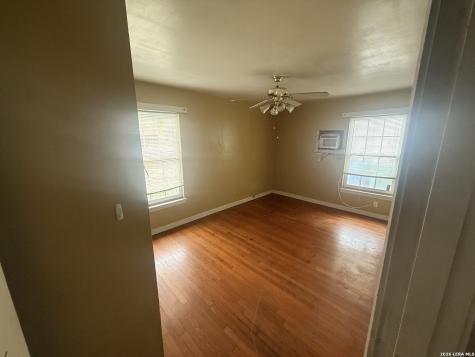 470 E Amber Street San Antonio TX 78221