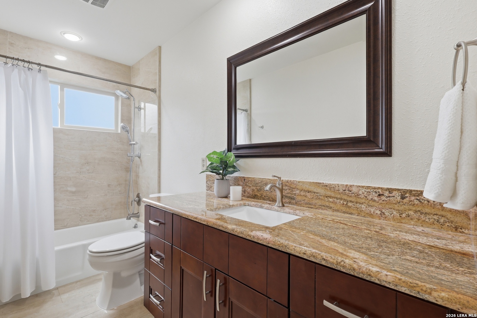 8430 Twisted Oaks Garden Ridge TX 78266