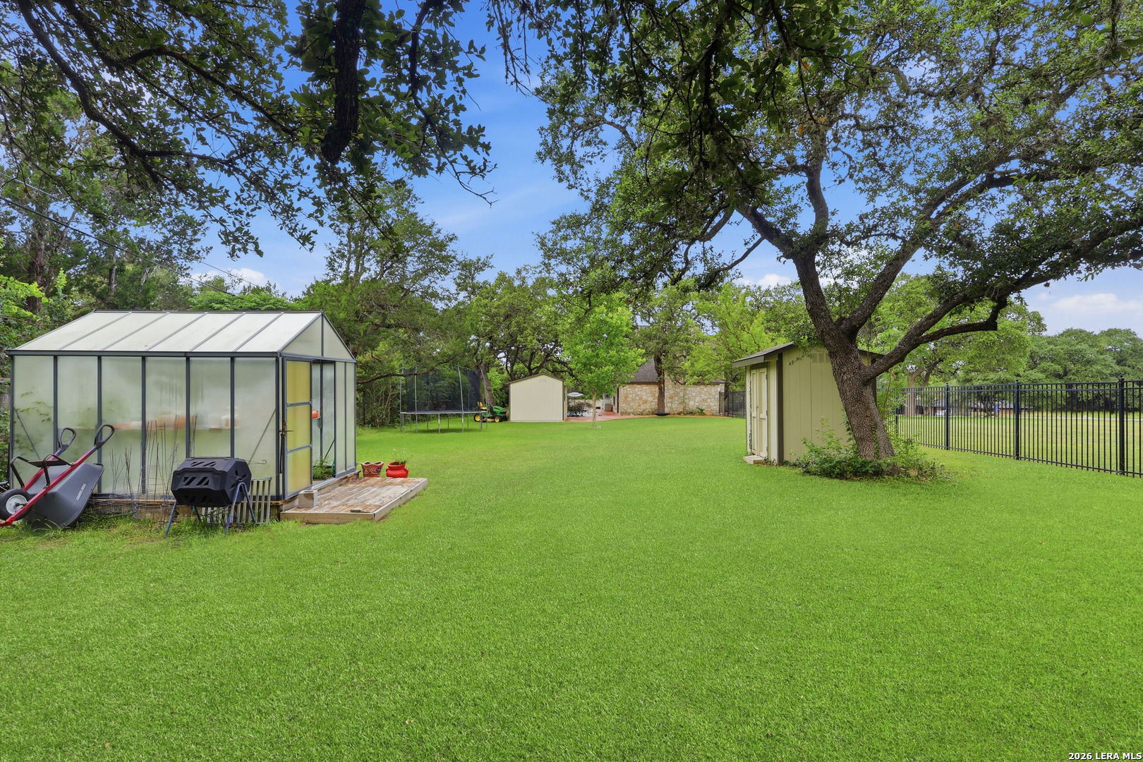 8430 Twisted Oaks Garden Ridge TX 78266