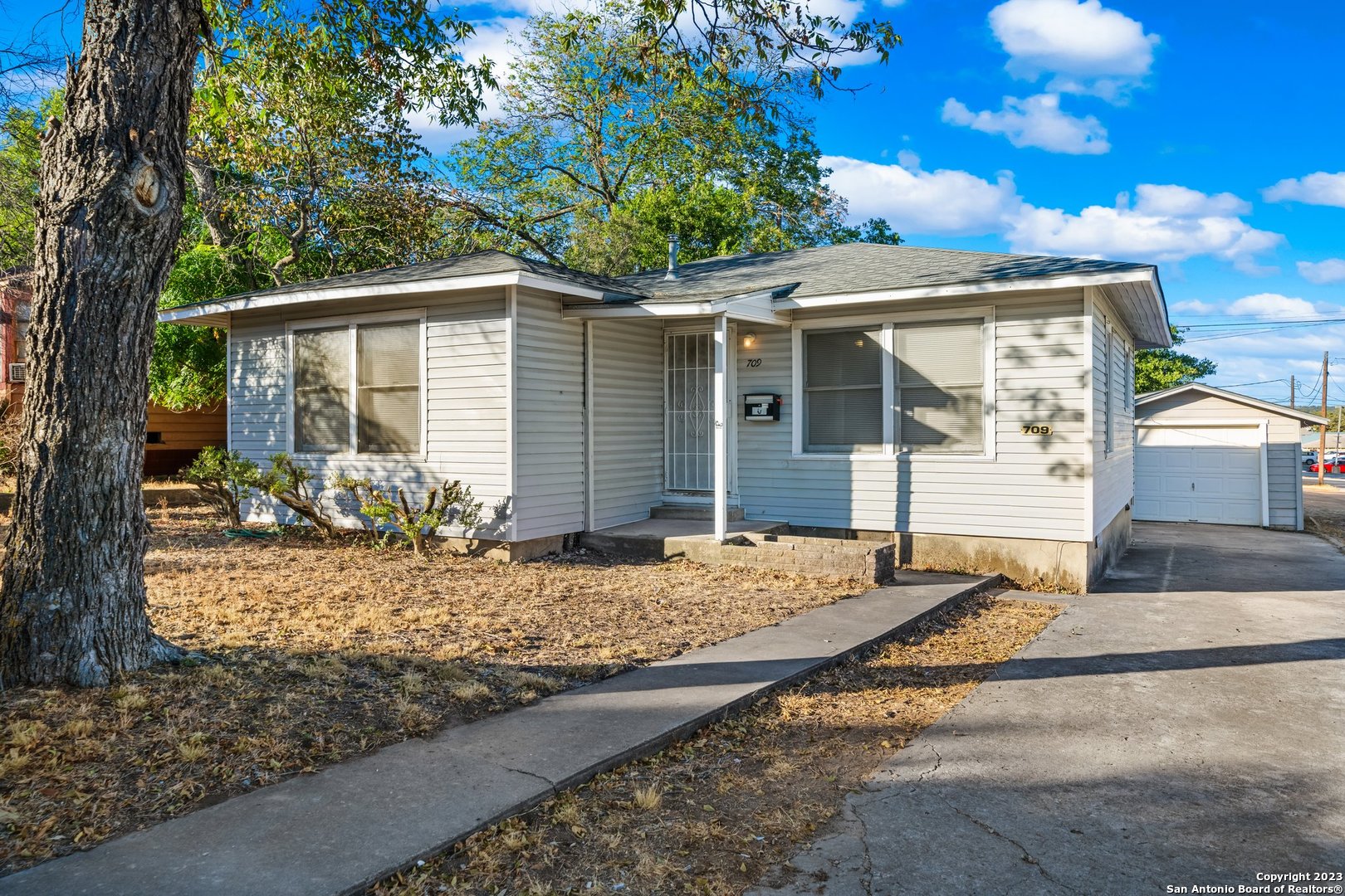 709 Wheless Avenue Kerrville TX 78028