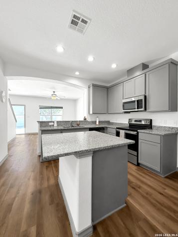 2045 Silver Oaks San Antonio TX 78213