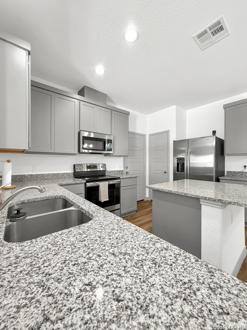 2045 Silver Oaks San Antonio TX 78213