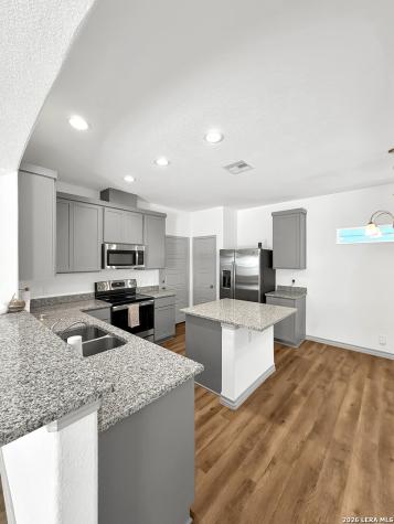 2045 Silver Oaks San Antonio TX 78213
