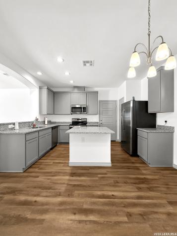 2045 Silver Oaks San Antonio TX 78213