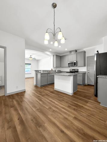 2045 Silver Oaks San Antonio TX 78213
