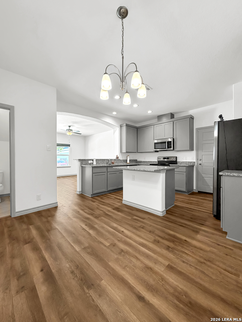 2045 Silver Oaks San Antonio TX 78213
