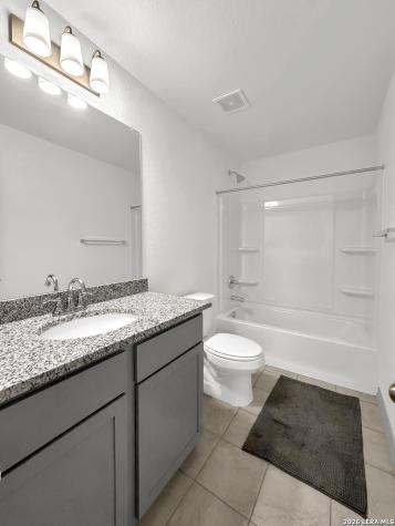 2045 Silver Oaks San Antonio TX 78213