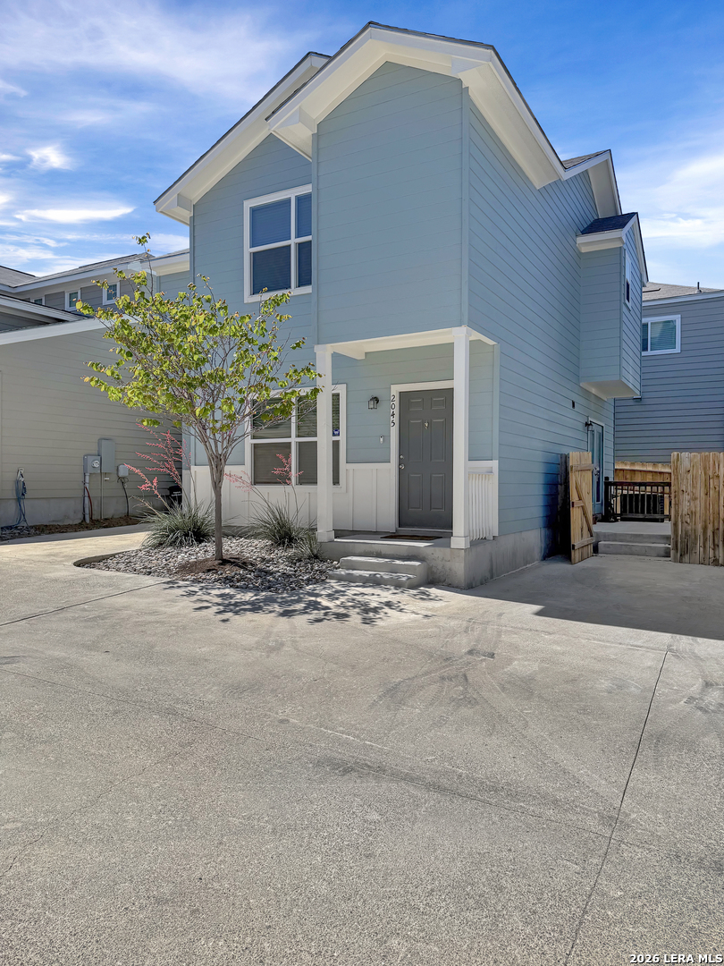 2045 Silver Oaks San Antonio TX 78213