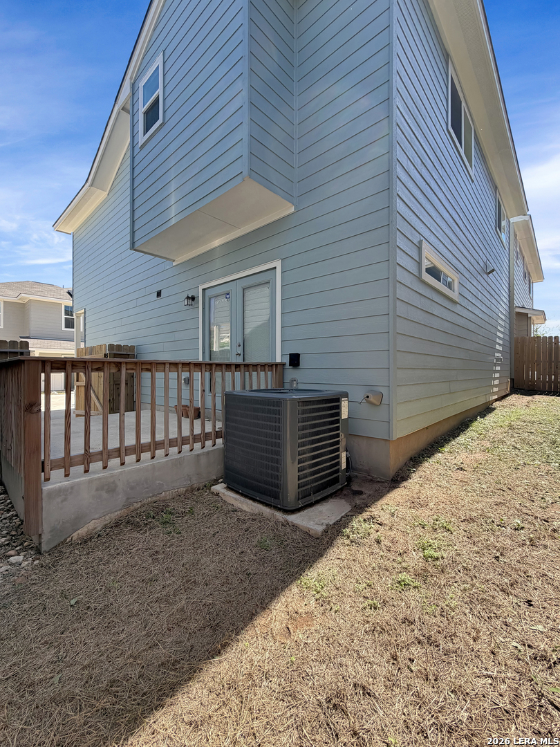2045 Silver Oaks San Antonio TX 78213