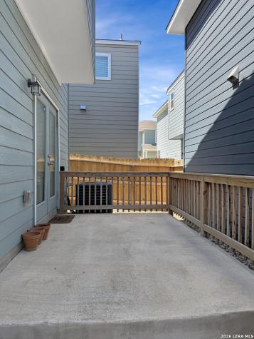 2045 Silver Oaks San Antonio TX 78213