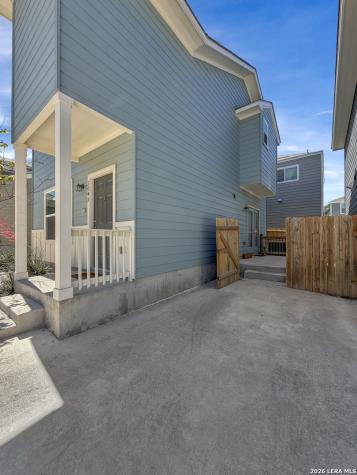 2045 Silver Oaks San Antonio TX 78213