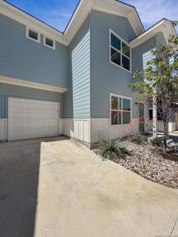 2045 Silver Oaks San Antonio TX 78213